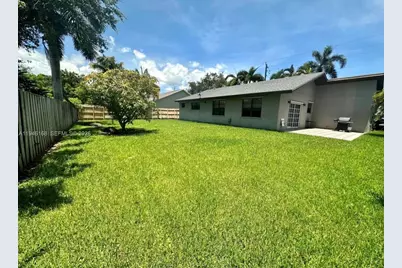 9330 SW 170th St #n/a, Palmetto Bay, FL 33157 - Photo 2