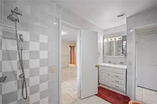 9730 SW 44th St, Miami, FL 33165 - Photo 18