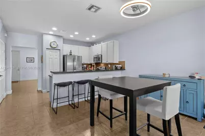 14725 SW 11th St, Pembroke Pines, FL 33027 - Photo 4