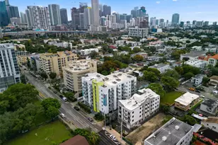 650 SW 1st St, Miami, FL 33130 - Photo 16