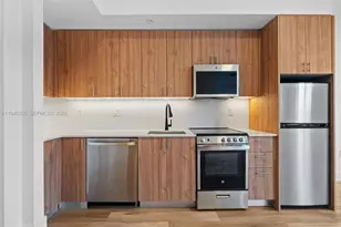 650 SW 1st St, Miami, FL 33130 - Photo 6