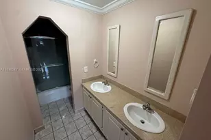 6125 W 20th Ave, Hialeah, FL 33012 - Photo 10