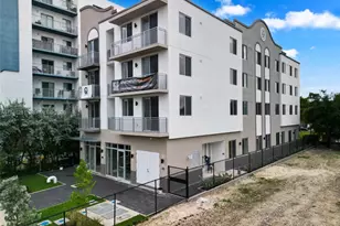 650 SW 1st St, Miami, FL 33130 - Photo 4