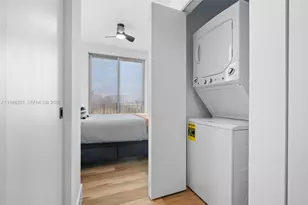 650 SW 1st St, Miami, FL 33130 - Photo 14