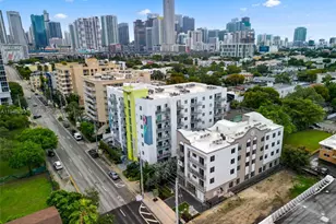 650 SW 1st St, Miami, FL 33130 - Photo 4