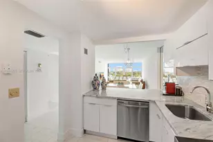 20100 W Country Club Dr, Aventura, FL 33180 - Photo 12