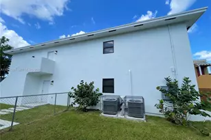 1063 NW 31st St, Miami, FL 33127 - Photo 14