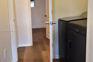 7856 NW 194th St, Hialeah, FL 33015 - Photo 16