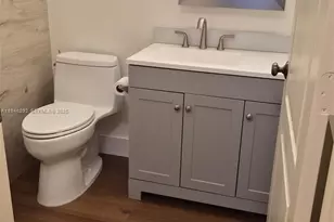 7856 NW 194th St, Hialeah, FL 33015 - Photo 8