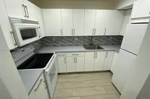 4805 NW 7th St, Miami, FL 33126 - Photo 1