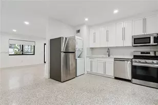 8020 Crespi Blvd, Miami Beach, FL 33141 - Photo 2