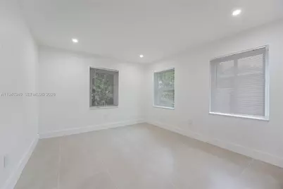 1065 NW 50th St, Miami, FL 33127 - Photo 14