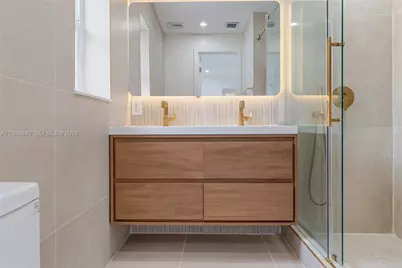 1065 NW 50th St, Miami, FL 33127 - Photo 12