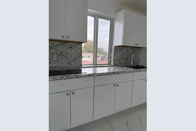 730 Curtiss Dr #2, Opa-Locka, FL 33054 - Photo 6