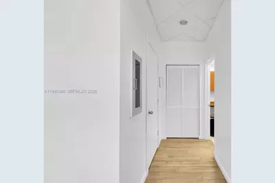 20770 W Dixie Hwy De Hwy, Miami, FL 33180 - Photo 26