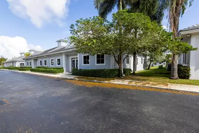 20770 W Dixie Hwy De Hwy, Miami, FL 33180 - Photo 32