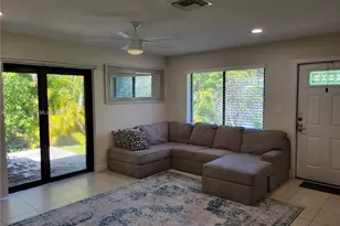 825 Dogwood Dr, Delray Beach, FL 33483 - Photo 10