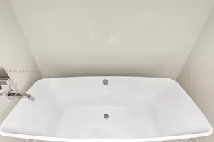 17301 Biscayne Blvd, North Miami Beach, FL 33160 - Photo 52