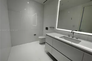 300 Biscayne Blvd Way, Miami, FL 33131 - Photo 16