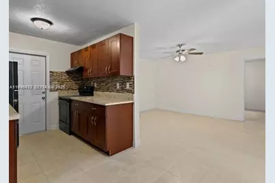 640 SW 16th Ave, Fort Lauderdale, FL 33312 - Photo 10