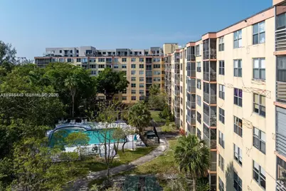 17890 W Dixie #302, Miami, FL 33160 - Photo 1