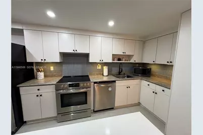 14293 Kendale Lakes Cir #14293, Miami, FL 33183 - Photo 4