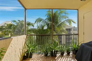8363 Lake Dr, Doral, FL 33166 - Photo 12