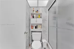 9721 Sunrise Lakes Blvd, Sunrise, FL 33322 - Photo 10