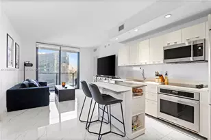 45 SW 9th St, Miami, FL 33130 - Photo 2