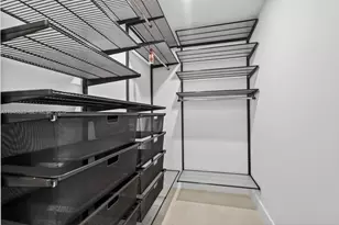 13800 Highland Dr, North Miami Beach, FL 33181 - Photo 20