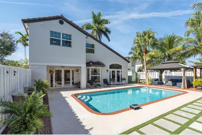 2003 NW 181st Ave, Pembroke Pines, FL 33029 - Photo 2