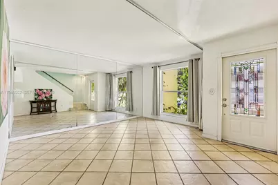 13503 NE 23rd Pl, North Miami, FL 33181 - Photo 4