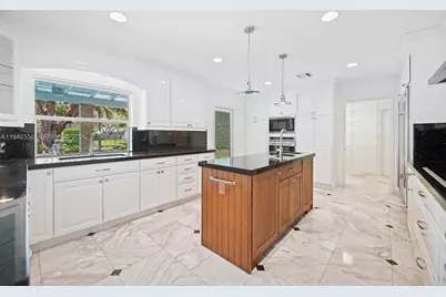 13060 SW 70th Ave, Pinecrest, FL 33156 - Photo 14