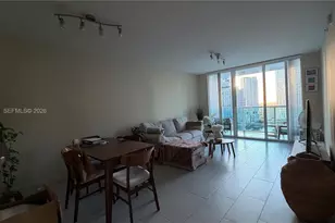 31 SE 5th St, Miami, FL 33131 - Photo 2