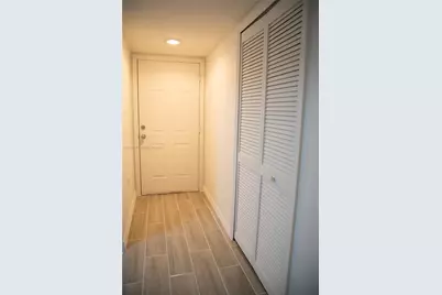2385 Naples Trace Cir #5, Naples, FL 34109 - Photo 10