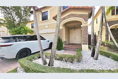 10032 NW 87th Ter, Doral, FL 33178 - Photo 6