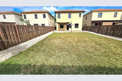 10032 NW 87th Ter, Doral, FL 33178 - Photo 14