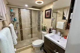 8635 NW 8th St, Miami, FL 33126 - Photo 10