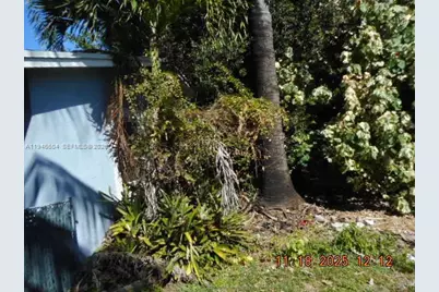 19010 Bel Aire Dr, Cutler Bay, FL 33157 - Photo 4