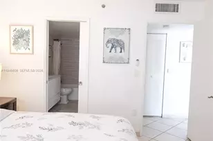 19701 E Country Club Dr, Aventura, FL 33180 - Photo 24