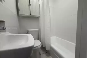 481 E 31th St, Hialeah, FL 33013 - Photo 8