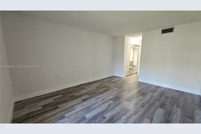 120 Lakeview Dr #113, Weston, FL 33326 - Photo 12