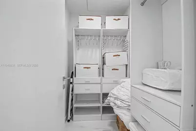 300 Biscayne Blvd Way #2808, Miami, FL 33131 - Photo 12