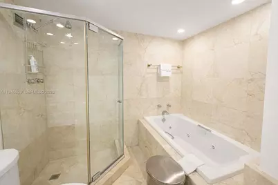 5700 Collins Ave #15F, Miami Beach, FL 33140 - Photo 14