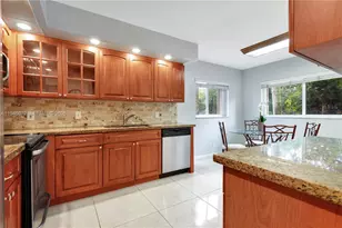 12850 SW 4th Ct, Pembroke Pines, FL 33027 - Photo 6