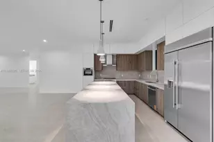 240 NE 156th St, Miami, FL 33162 - Photo 12