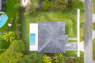 240 NE 156th St, Miami, FL 33162 - Photo 42