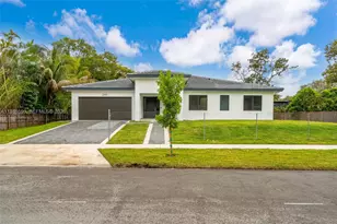 240 NE 156th St, Miami, FL 33162 - Photo 2