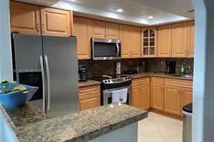 9375 Fontainebleau Blvd, Miami, FL 33172 - Photo 4