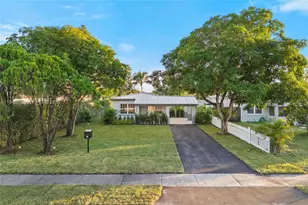 1880 NE 180th St, North Miami Beach, FL 33162 - Photo 4